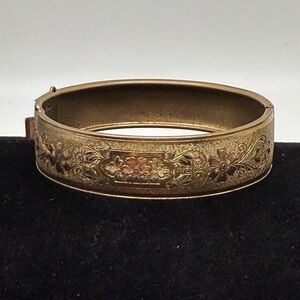🌸 Victorian Floral Etched Gold-Filled Bangle 7.75”